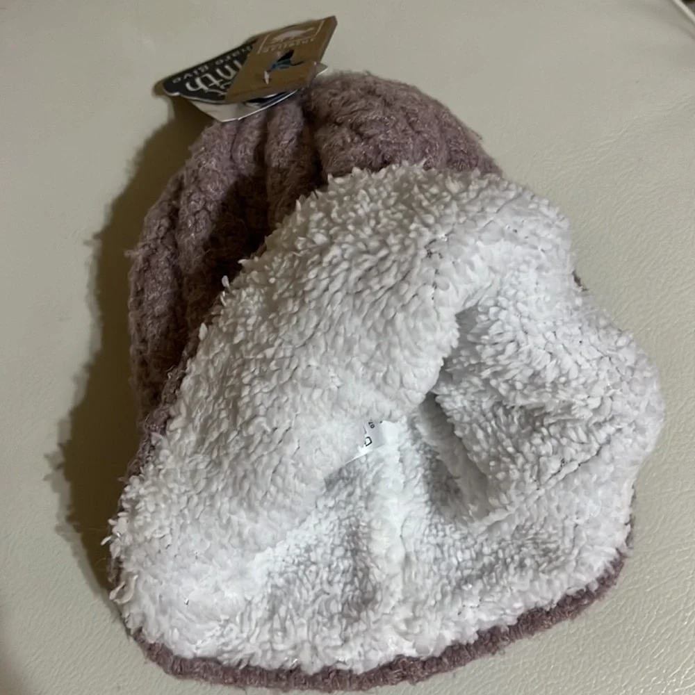 Beanie - Picture 2 of 3